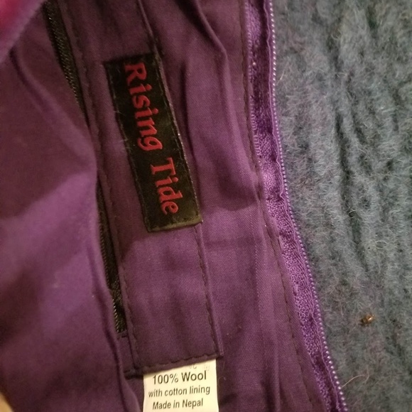 Rising Tide Fleece Handbag - Picture 6 of 7